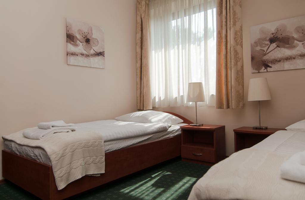 Willa Pory Roku Łódź Esterno foto